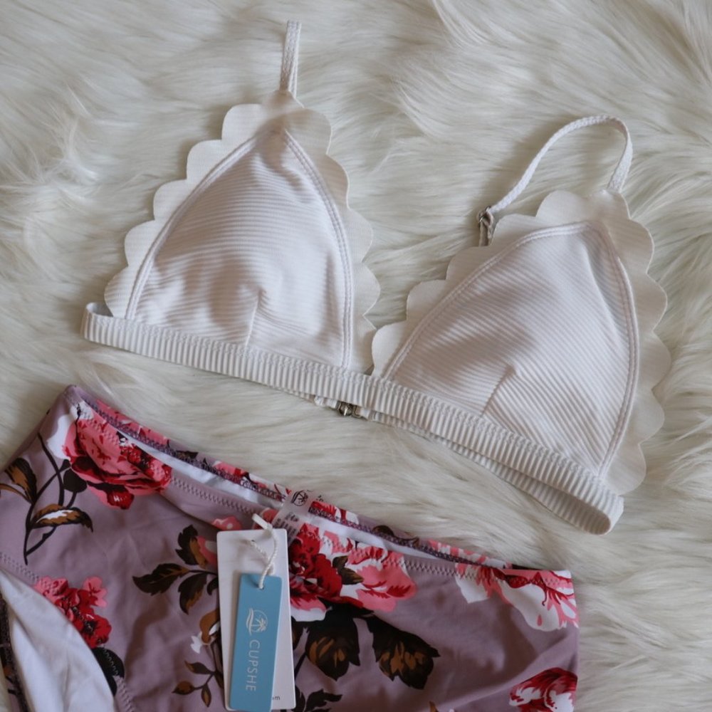 White Textured & Pink Floral Bikini Set Size Medium - Picture 3 of 8